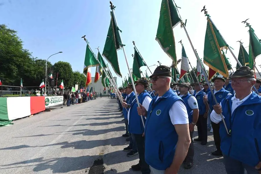 A Torbole l'adunata degli alpini della sezione di Brescia