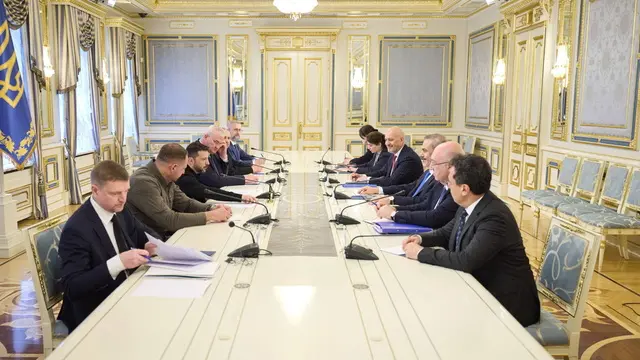 epa12145438 A handout photo made available by the Ukrainian Presidential Press Service shows Ukraine's President Volodymyr Zelensky (3-L) and Turkey's Foreign Minister Hakan Fidan (3-R) during a meeting in Kyiv, Ukraine, 30 May 2025. The Turkish foreign minister arrived in Ukraine to meet with senior Ukrainian officials amid the ongoing Russian invasion. EPA/UKRAINIAN PRESIDENTIAL PRESS SERVICE HANDOUT -- MANDATORY CREDIT: UKRAINIAN PRESIDENTIAL PRESS SERVICE -- HANDOUT EDITORIAL USE ONLY/NO SALES