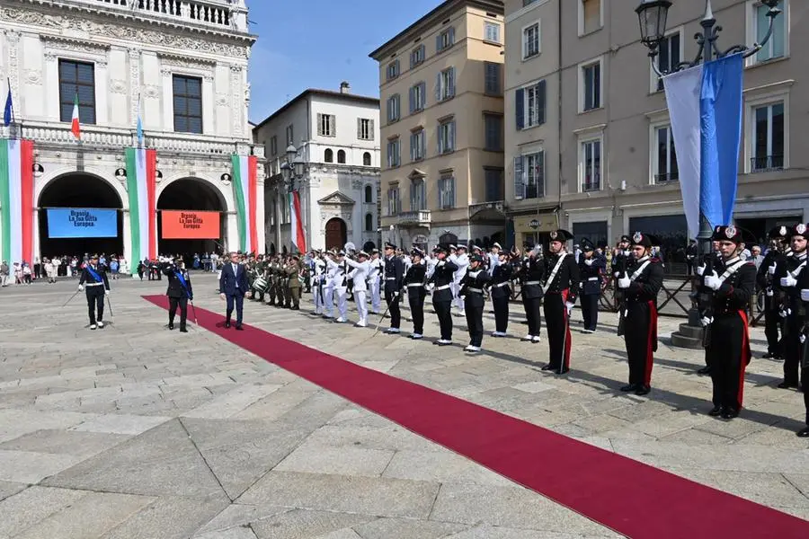 Festa della Repubblica, la cerimonia in piazza Loggia