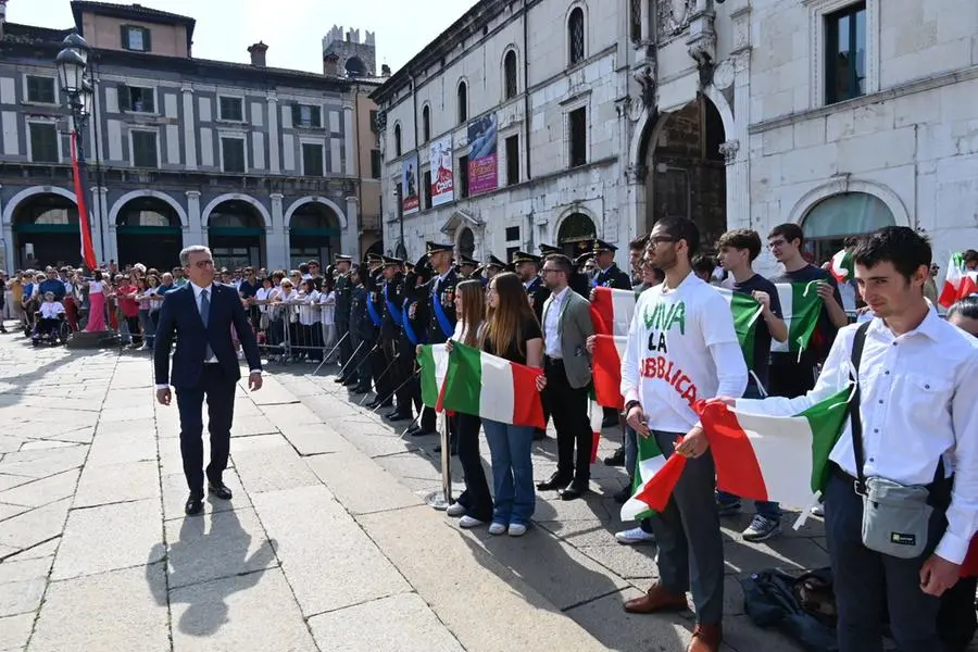 Festa della Repubblica, la cerimonia in piazza Loggia