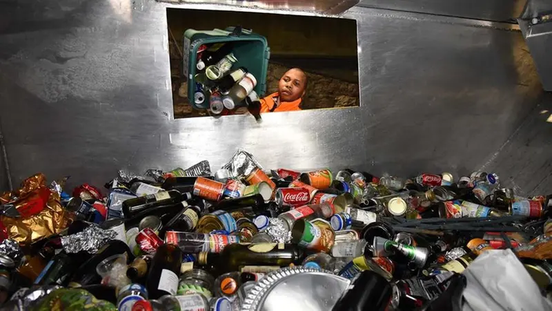 Il nuovo sistema di raccolta dei rifiuti debutterà nel 2026 - © www.giornaledibrescia.it
