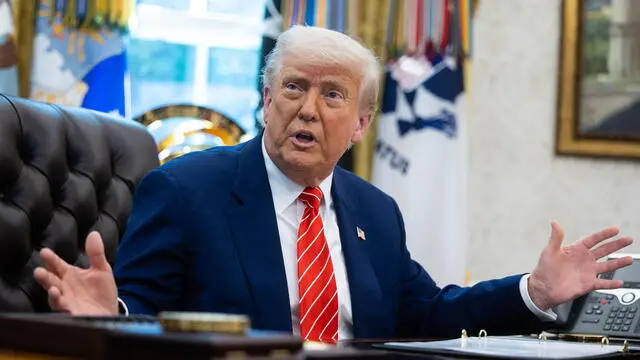 epa12146148 US President Donald Trump holds during a press conference in the Oval Office at the White House in Washington, DC, USA, 30 May 2025. EPA/FRANCIS CHUNG / POOL