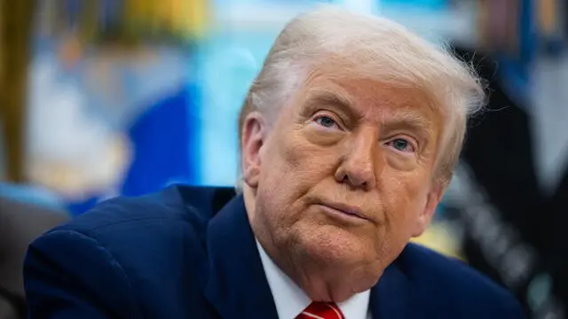 epa12146151 US President Donald Trump holds during a press conference in the Oval Office at the White House in Washington, DC, USA, 30 May 2025. EPA/FRANCIS CHUNG / POOL