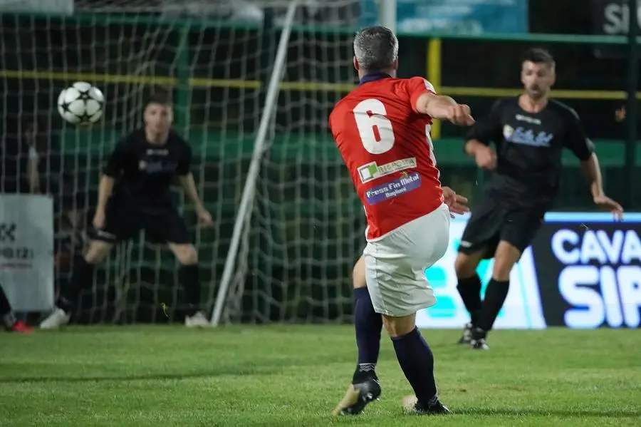 SPORT CALCIO 45¡ TORNEO NOTTURNO POLPENAZZE GIORNATA 4 TINTEGGIATURE ERIKA/AMADEI COSTRUZIONI/EDIL EUROPA - UTR/RISPOSTA SERRAMENTI/PRESSFINMETAL/ARICI COSTRUZIONI/GUARNIMED NELLA FOTO GOL UTR DI BONARDI 03-06-2025 perteghella@newreporter