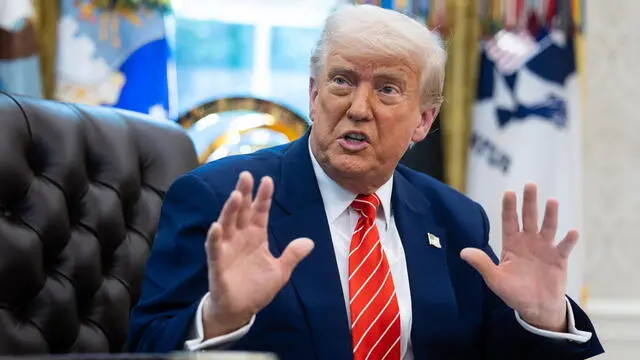 epa12146150 US President Donald Trump holds during a press conference in the Oval Office at the White House in Washington, DC, USA, 30 May 2025. EPA/FRANCIS CHUNG / POOL