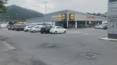 Uno dei parcheggi venduti dal Comune di Paratico - © www.giornaledibrescia.it