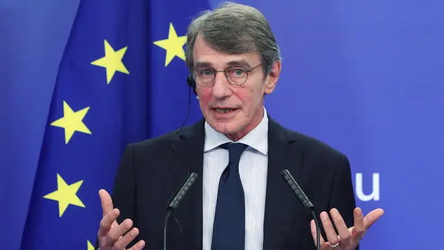 epa08813446 European Parliament President David Sassoli holds a news conference at the European Parliament headquarters in Brussels, Belgium, 11 November 2020. EPA/YVES HERMAN / POOL