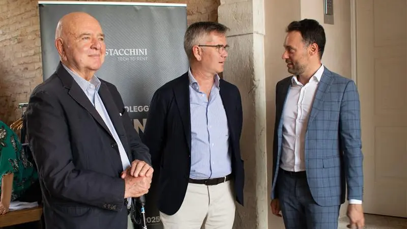Giuseppe Giustacchini, Davide Giustacchini (Ceo del gruppo Giustacchini) e Davide Danesi (Ceo di Giustacchini Tech to Rent)