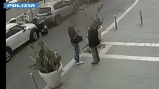 Operazione antimafia della Polizia di Catania contro il clan Pillera-Puntina. Decine di agenti stanno eseguendo un'ordinanza di custodia cautelare nell'ambito di un'inchiesta, coordinata dalla Direzione distrettuale antimafia, sugli "interessi criminali di soggetti legati, anche da vincoli di sangue a Giacomo Maurizio Ieni". I reati ipotizzati dal gip, a vario titolo, sono detenzione e porto di armi comuni da sparo, estorsione aggravata dal metodo mafioso, usura, trasferimento fraudolento di valori, associazione finalizzata al traffico di sostanze stupefacenti, con l'aggravante dell'essere l'associazione armata, nonché di detenzione ai fini di spaccio di sostanze stupefacenti. Durante le indagini della Squadra mobile, tra il 2021 e il 2022, a riscontro delle risultanze investigative sono stati eseguiti diversi arresti in flagranza di reato per estorsione e spaccio di stupefacenti. Destinatari della misura cautelare sono anche appartenenti ad altri gruppi mafiosi catanesi. Dettagli sull'operazione, denominata 'Doppio petto', saranno resi noti durante una conferenza stampa che si terrà alle 10.30 negli uffici della Questura. ANSA/Polizia ANSA PROVIDES ACCESS TO THIS HANDOUT PHOTO TO BE USED SOLELY TO ILLUSTRATE NEWS REPORTING OR COMMENTARY ON THE FACTS OR EVENTS DEPICTED IN THIS IMAGE; NO ARCHIVING; NO LICENSING NPK