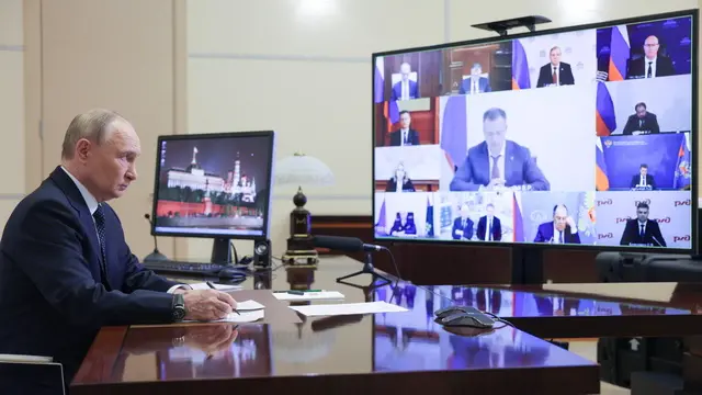 epa12155312 Russian President Vladimir Putin chairs a meeting with members of the government via videoconference at the Novo-Ogaryovo state residence, outside Moscow, Russia, 04 June 2025. Putin addressed the blowing up of railway tracks in the Bryansk and Kursk regions and characterized them as terrorist attacks, saying the decision to carry them out was made in Ukraine at the highest level. EPA/GAVRIIL GRIGOROV/SPUTNIK/KREMLIN POOL MANDATORY CREDIT
