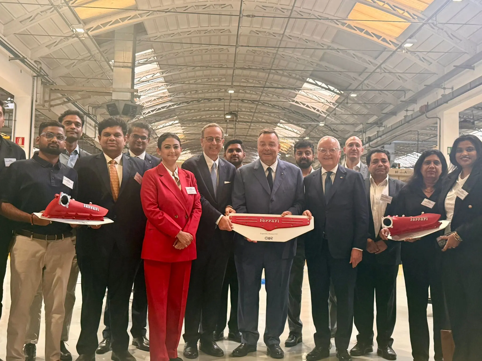 L’ambasciatore italiano in India Antonio Bartoli e il beputato Maurizio Casasco alla Omr Rezzato