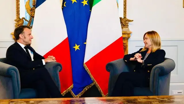 La premier Giorgia Meloni riceve il presidente della Repubblica francese, Emmanuel Macron a Palazzo Chigi, Roma 3 giugno 2025. ANSA/Filippo Attili - Uff stampa Palazzo Chigi + UFFICIO STAMPA, PRESS OFFICE, HANDOUT PHOTO, NO SALES, EDITORIAL USE ONLY + NPK