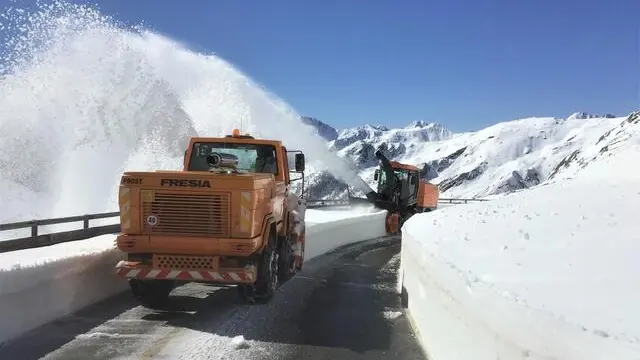 Colle Gran San Bernardo (Aosta), sgombero neve Anas