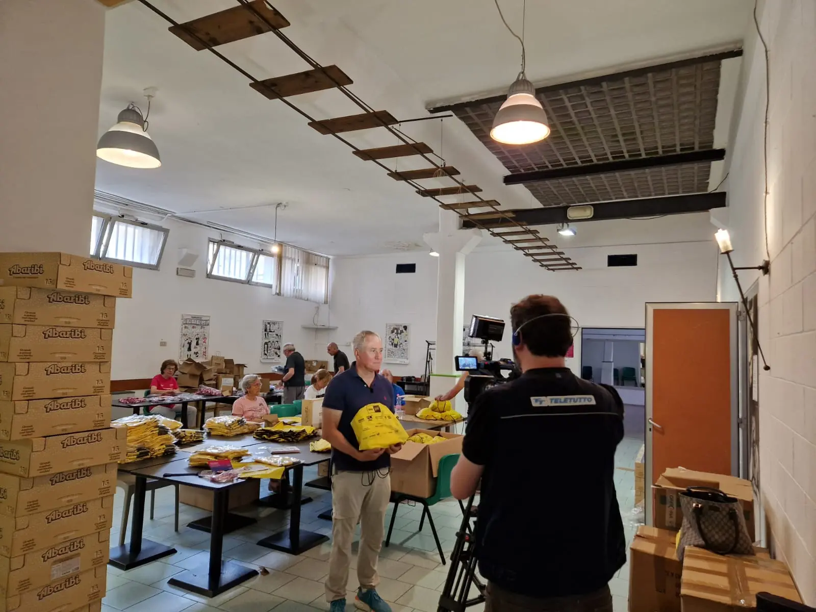 GdB Run, i volontari preparano i kit nella sede dell'Uisp