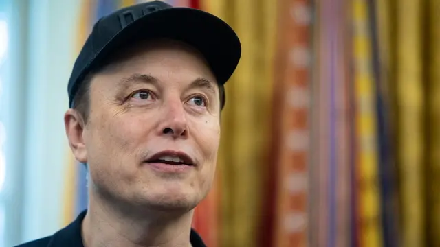epa12146137 Elon Musk attends a press conference with US President Trump in the Oval Office at the White House in Washington, DC, USA, 30 May 2025. EPA/FRANCIS CHUNG / POOL