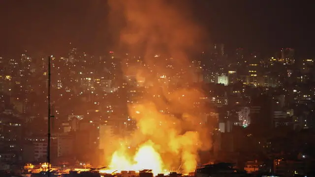 epa12158793 Smoke and flames rises following an Israeli airstrike in the Dahieh district in southern Beirut, Lebanon, 05 June 2025. The Israel army stated the renewed strikes in the southern suburb of Beirut were carried out against alleged Hezbollah drone facilities established in civilian neighborhoods. EPA/WAEL HAMZEH