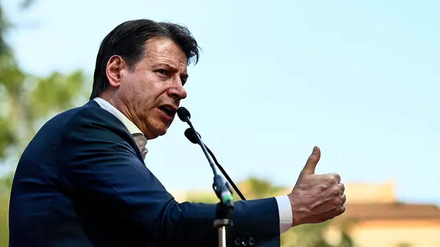 Il presidente del Movimento 5 Stelle, Giuseppe Conte, durante la maratona oratoria per il referendum dell’8 e 9 giugno, Roma, 19 maggio 2025. ANSA/RICCARDO ANTIMIANI