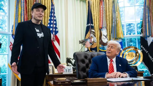 epa12146154 US President Donald Trump (R) and Elon Musk attend a press conference in the Oval Office at the White House in Washington, DC, USA, 30 May 2025. EPA/FRANCIS CHUNG / POOL