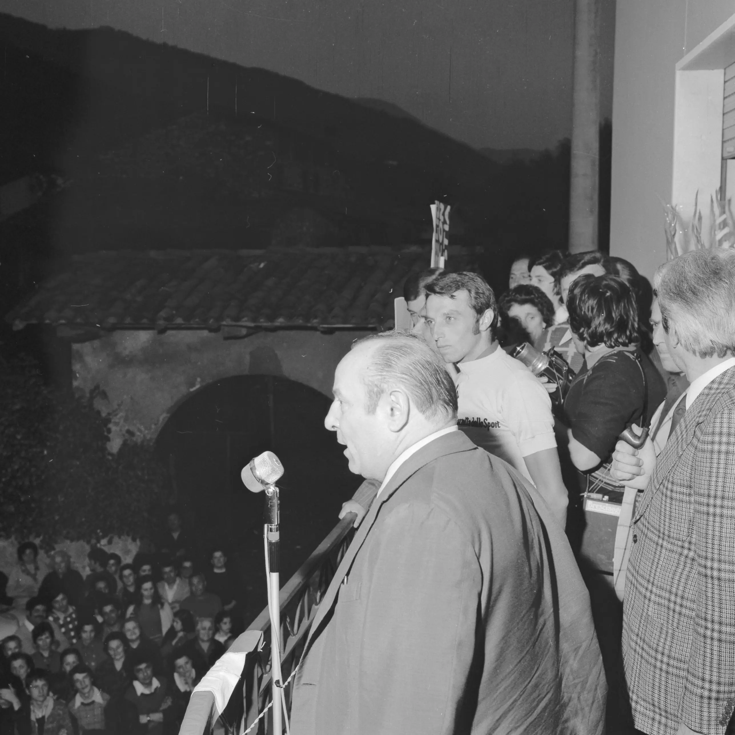 L'11 giugno 1975 Concesio festeggia Fausto Bertoglio