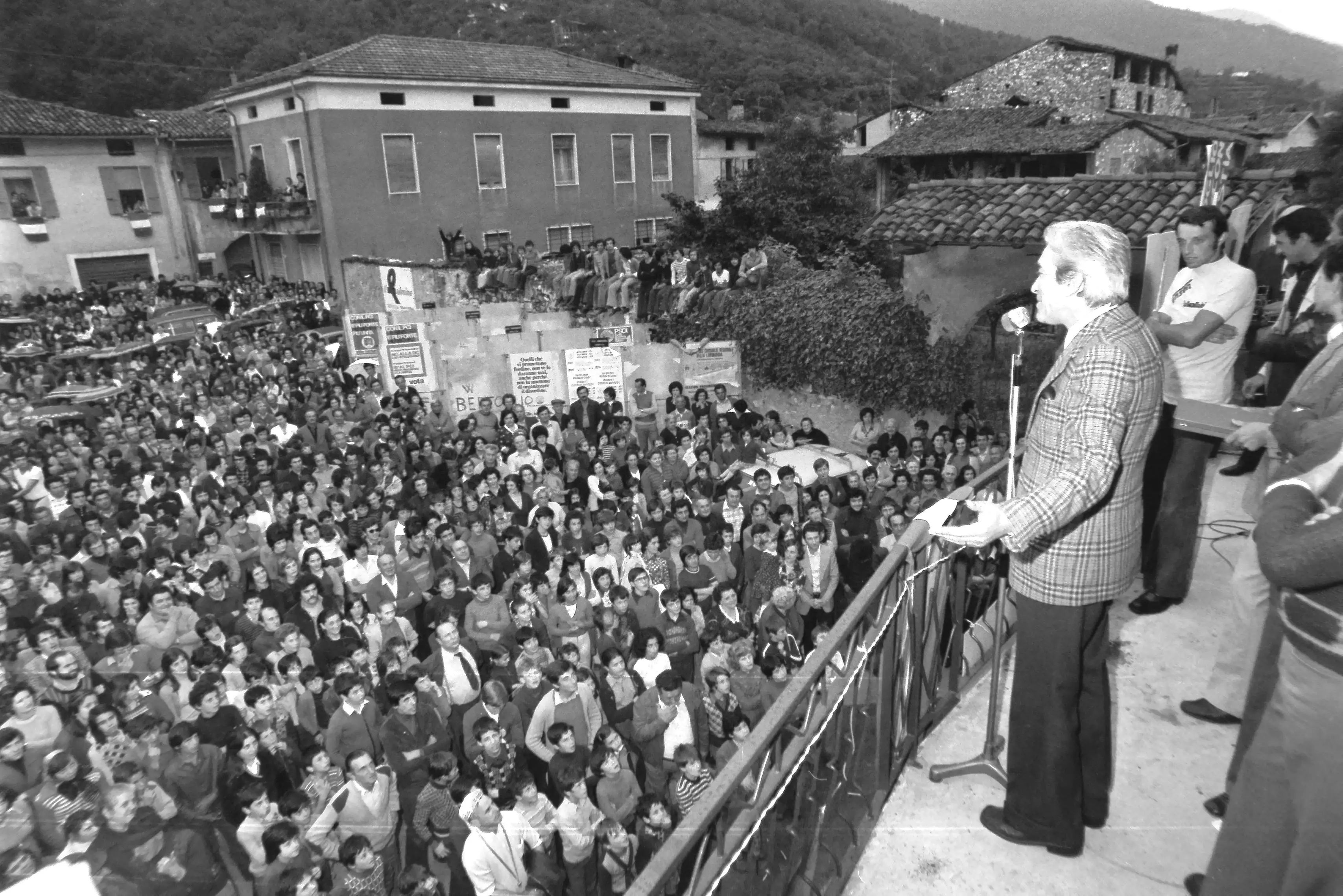 L'11 giugno 1975 Concesio festeggia Fausto Bertoglio