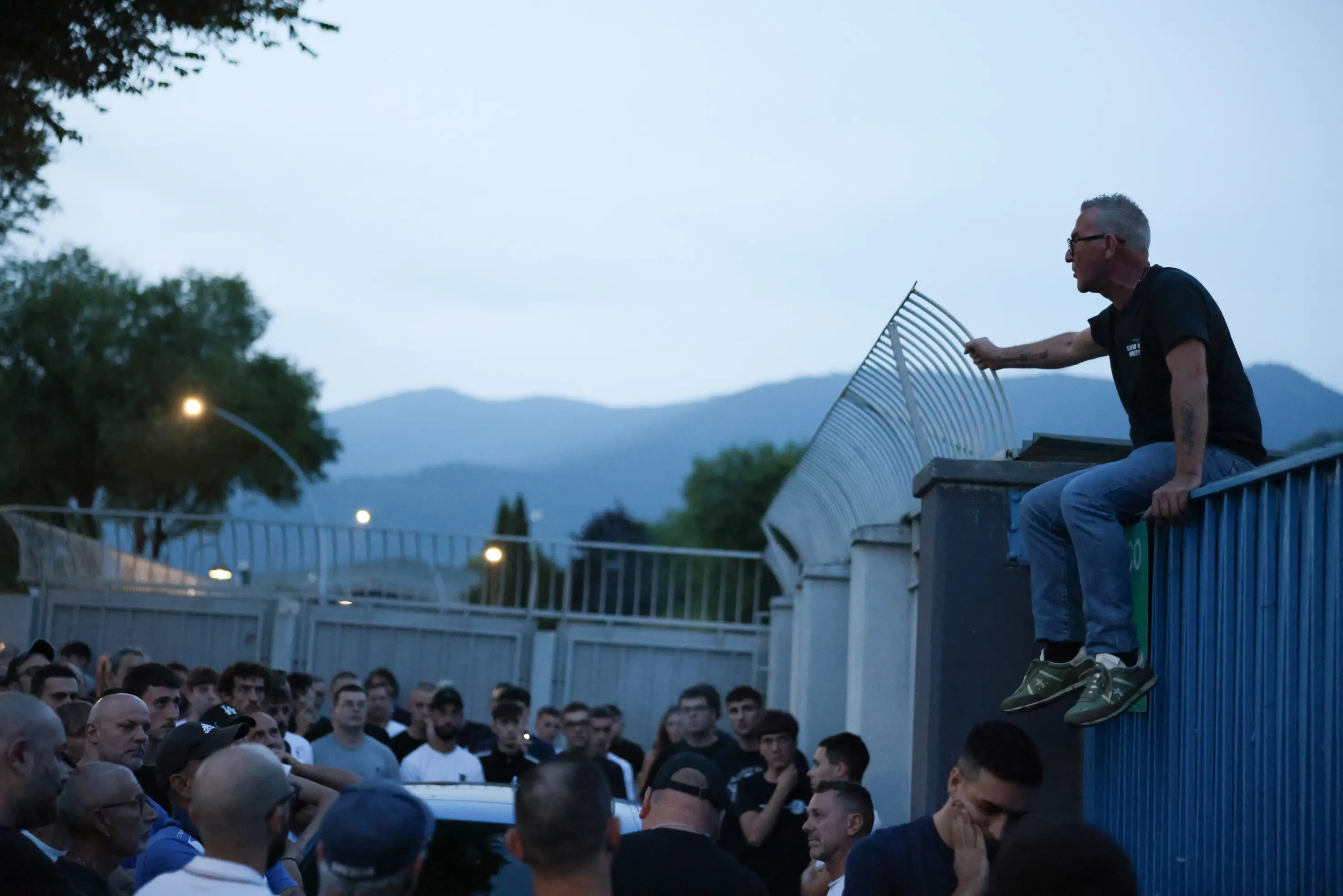 I tifosi del Brescia davanti al Rigamonti