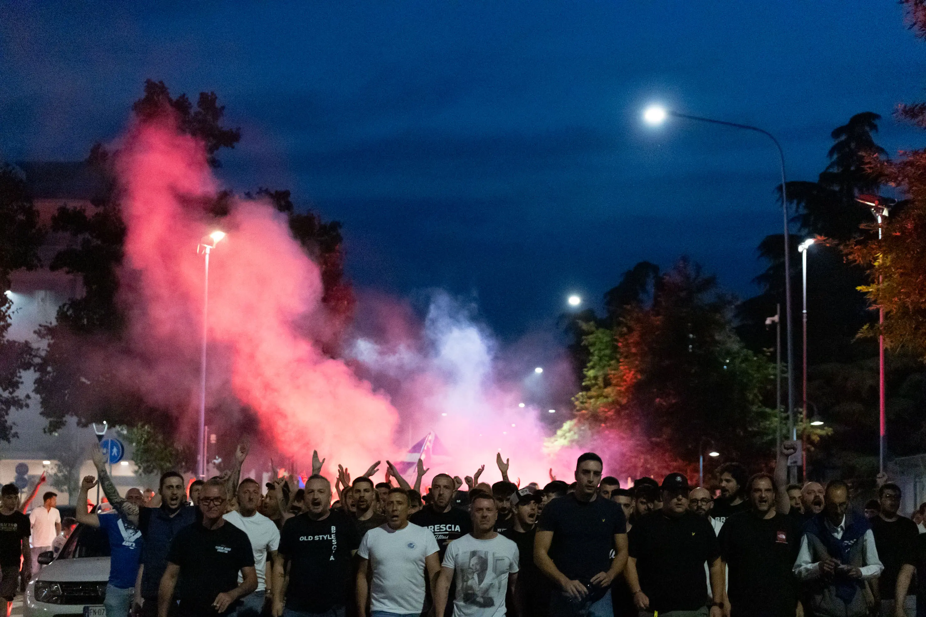 I tifosi del Brescia davanti al Rigamonti