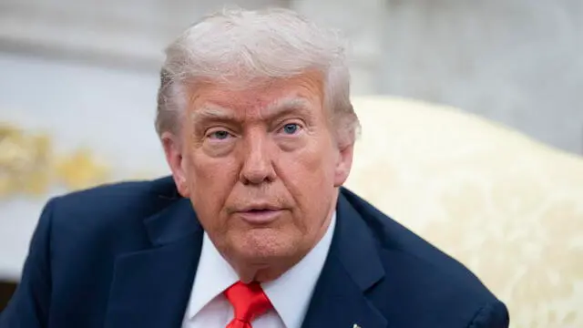 epa12158283 US President Donald Trump speaks during a meeting with German chancellor at the Oval Office of the White House in Washington, DC, USA, 05 June 2025. EPA/CHRIS KLEPONIS / POOL