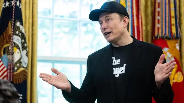 epa12146140 Elon Musk speaks during a press conference with US President Trump in the Oval Office at the White House in Washington, DC, USA, 30 May 2025. EPA/FRANCIS CHUNG / POOL