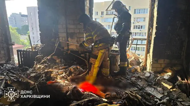epa12161554 A handout photo released by the press service of the State Emergency Service (SES) of Ukraine shows rescuers working at the site of an airstrike in Kharkiv, northeastern Ukraine, 07 June 2025, amid the Russian invasion. At least three people were killed and 21 others injured, including two children, after Russian forces launched an overnight attack on Kharkiv and its suburbs, Kharkiv Mayor Ihor Terekhov wrote on telegram. EPA/STATE EMERGENCY SERVICE OF UKRAINE HANDOUT -- BEST QUALITY AVAILABLE -- MANDATORY CREDIT: STATE EMERGENCY SERVICE OF UKRAINE -- ATTENTION EDITORS: IMAGE PIXELATED AT SOURCE -- HANDOUT EDITORIAL USE ONLY/NO SALES