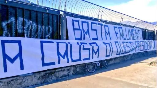 Uno striscione dei Brescia 1911