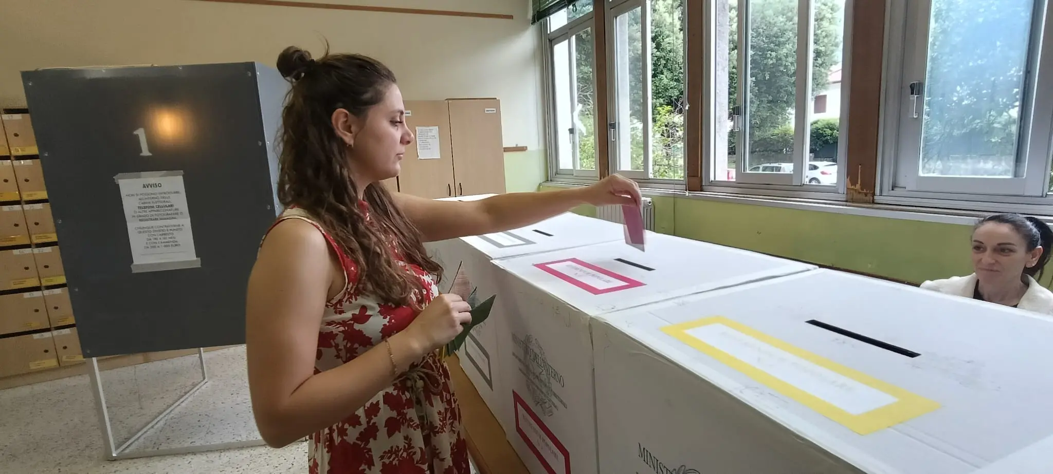 Referendum, persone al voto ai seggi