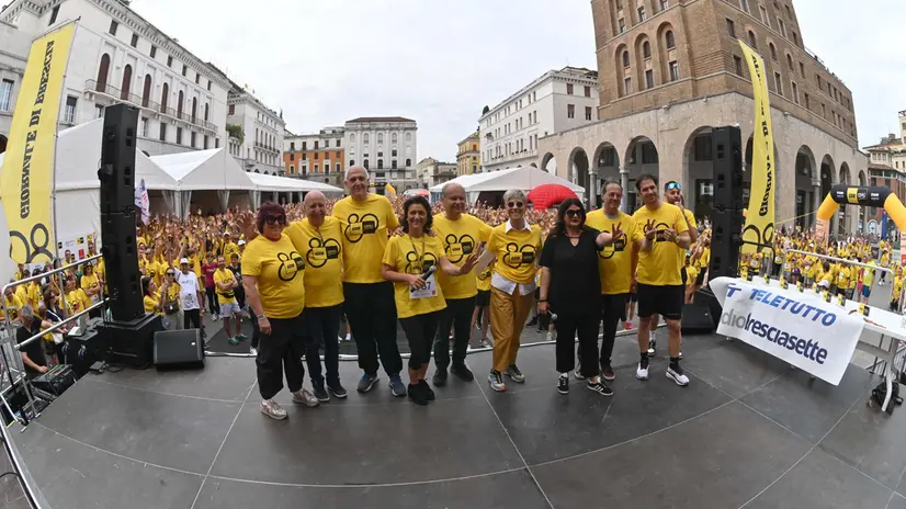 La GdB Run in piazza Vittoria - Foto Gabriele Strada/Neg © www.giornaledibrescia.it