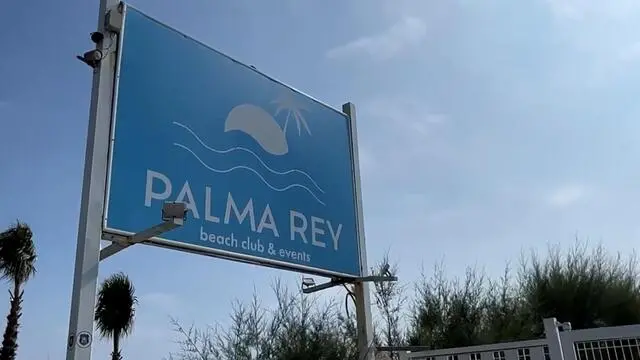 Un ragazzo di 18 anni è morto dopo essere stato accoltellato allo stomaco al termine di un litigio per futili motivi scoppiato in una struttura balneare di Marina di Varcaturo, al confine tra i comuni di Giugliano (Napoli) e Castel Volturno (Caserta). ANSA).