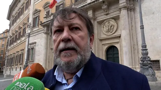(FRAME DA VIDEO) Il capo missione e fondatore della Ong Mediterranea Saving Humans, Luca Casarini, Roma, 13 marzo 2025. ANSA/ ALANEWS