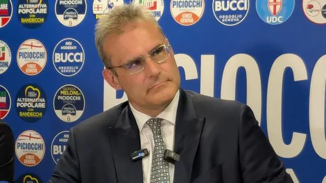 Il candidato del centrodestra Pietro Piciocchi ha chiamato al telefono Silvia Salis, 26 maggio 2025. E' stata una telefonata molto breve e cortese in cui Piciocchi le ha detto che "è stata una vittoria con grandi numeri" e le ha fatto i complimenti con l'augurio di buon lavoro. ANSA/MAURIZIO MOSCATELLI