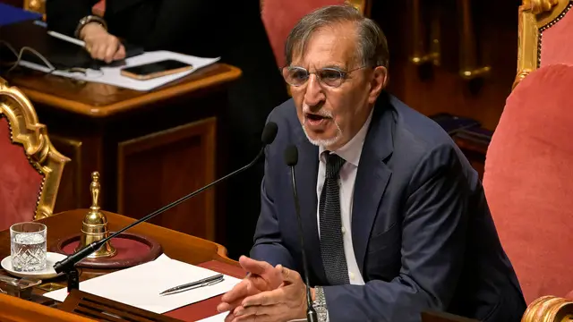 Il presidente del Senato, Ignazio La Russa, durante la protesta dell’opposizione nell’aula del Senato durante il voto di fiducia sul dl sicurezza, Roma, 4 giugno 2025. ANSA/RICCARDO ANTIMIANI