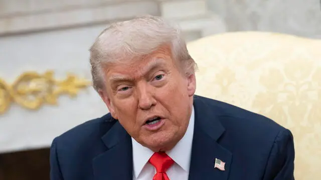 epa12158282 US President Donald Trump speaks during a meeting with German chancellor at the Oval Office of the White House in Washington, DC, USA, 05 June 2025. EPA/CHRIS KLEPONIS / POOL