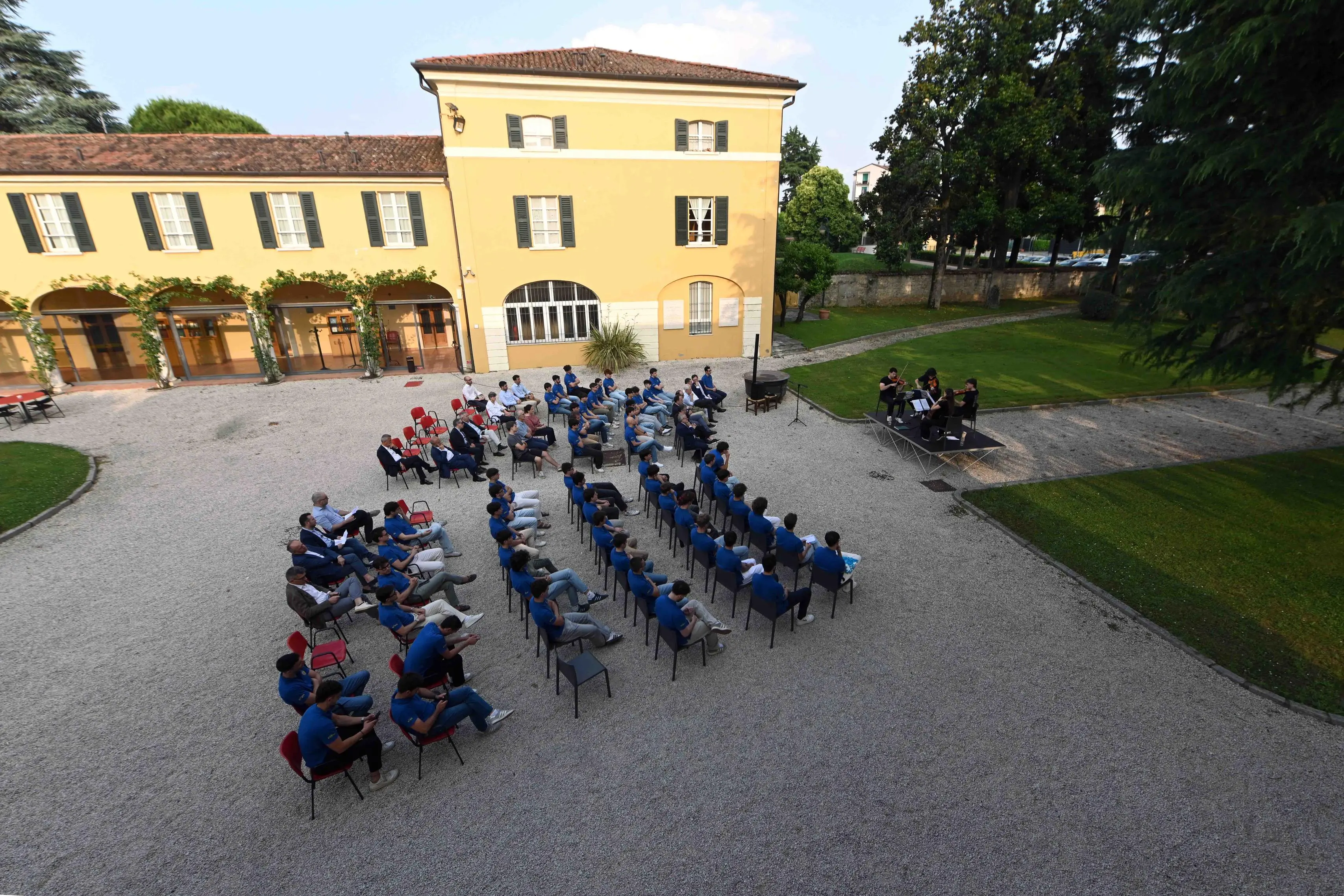 CRONACA BRESCIAAMIGLIA UNIVERSITARIA SERATA DI FINE ANNO ACCADEMICO PER SANDRINI 09-06-2025 MARCO ORTOGNI NEW EDEN GROUP