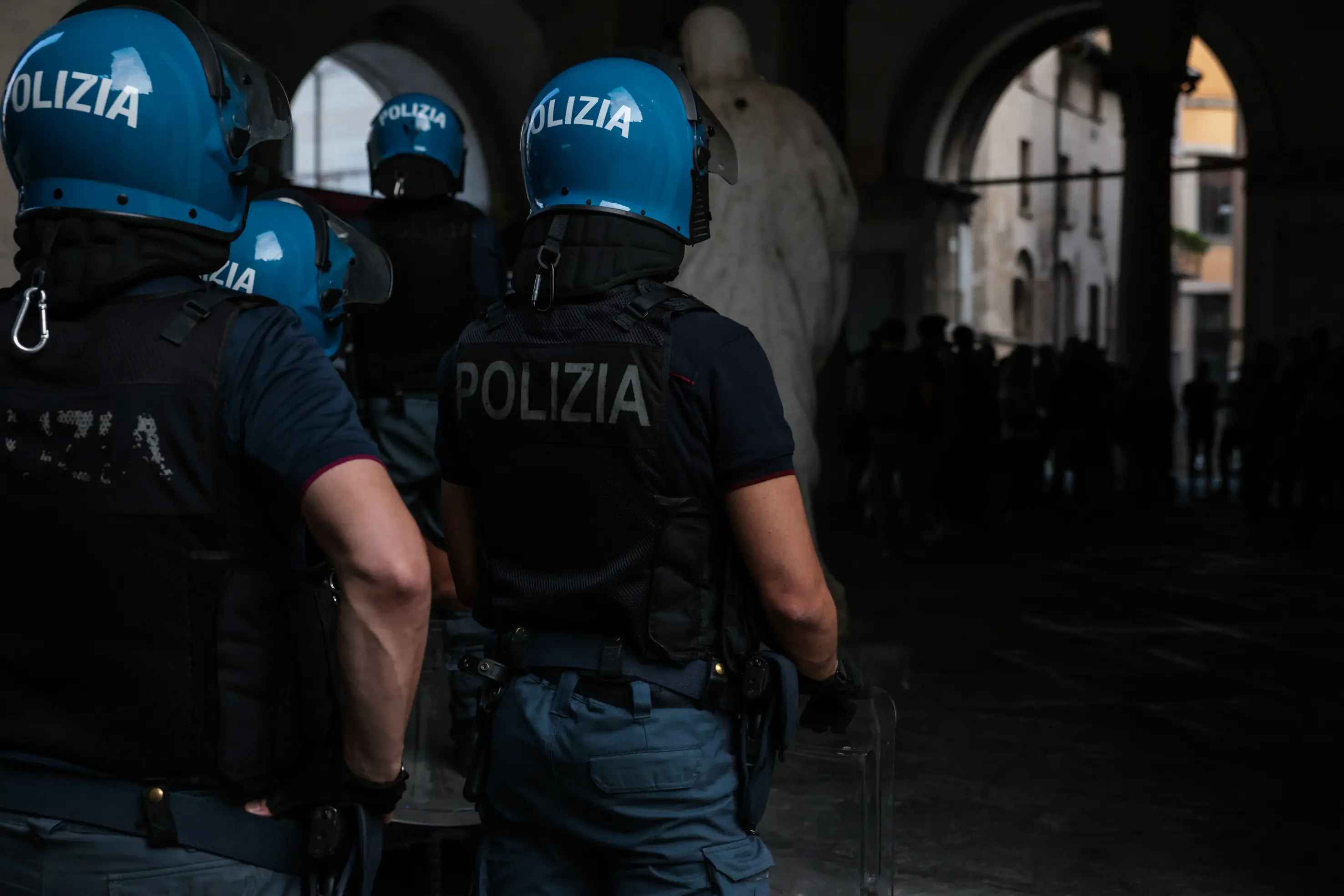 Sport Cronaca Tavola indetta dalla Loggia per salvare il Brescia nella foto protesta 1911 caschi blu in assetto antisommossa 09/06/2025 Comincini©NewReporter