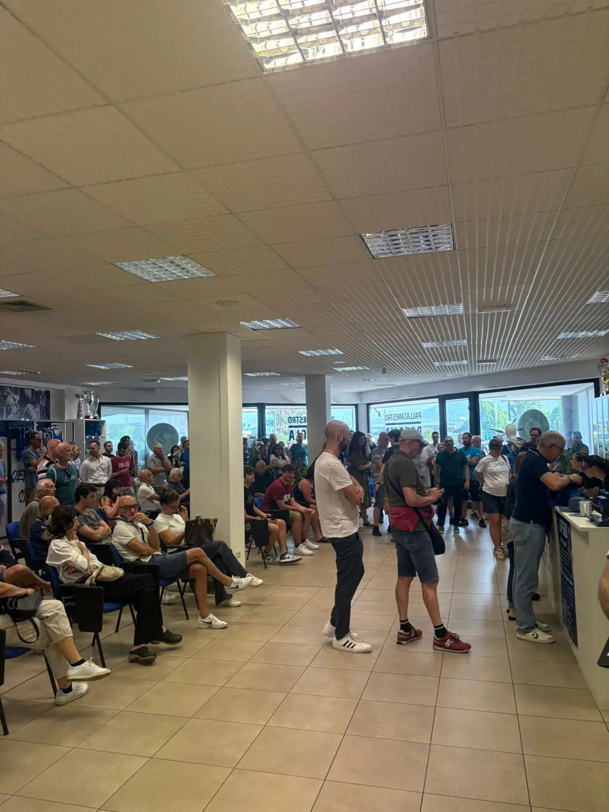 Germani, tifosi in sede per la prevendita di gara-3
