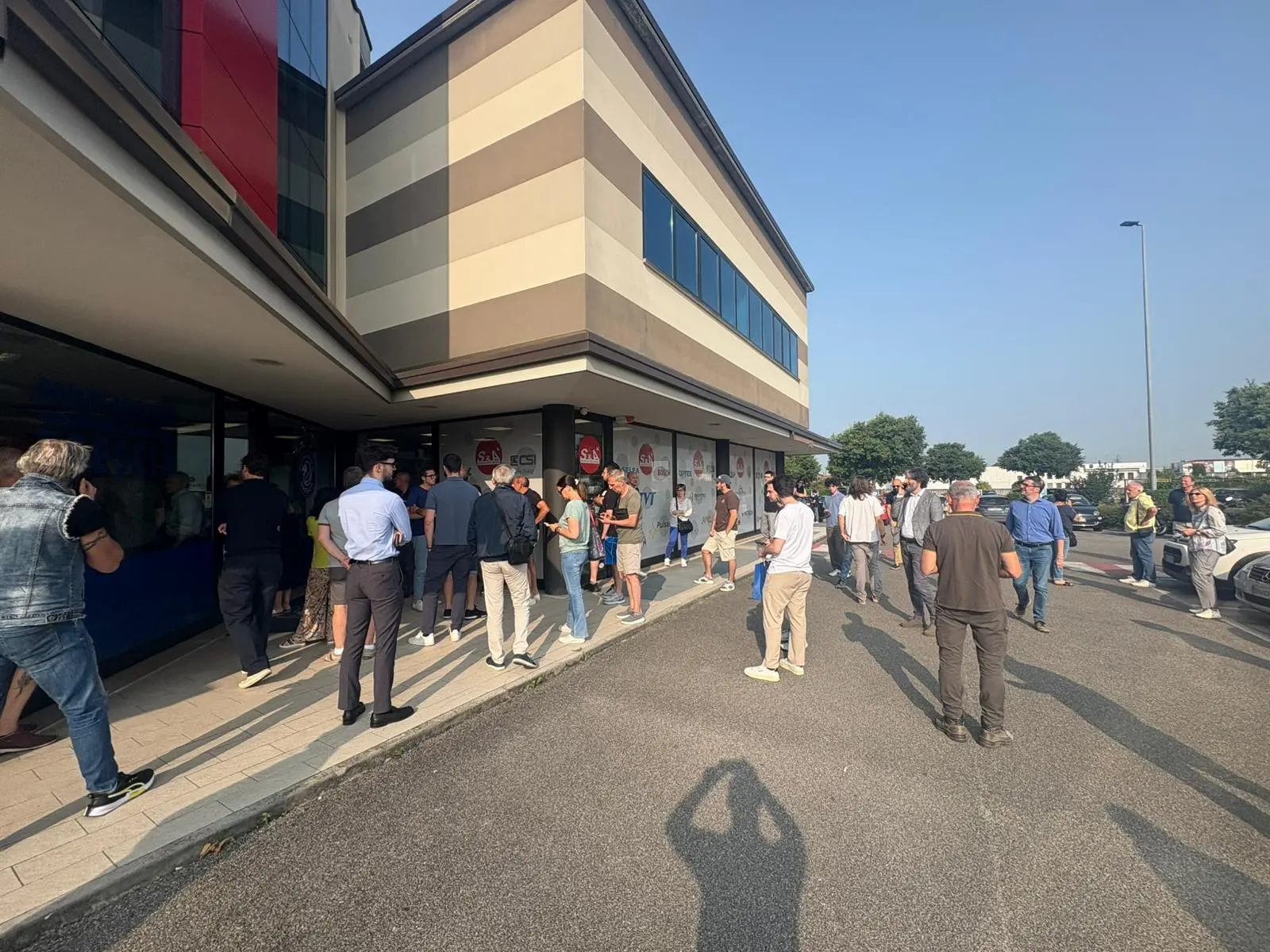 Germani, tifosi in sede per la prevendita di gara-3