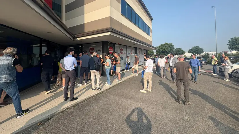 Germani, tifosi in sede per la prevendita di gara-3