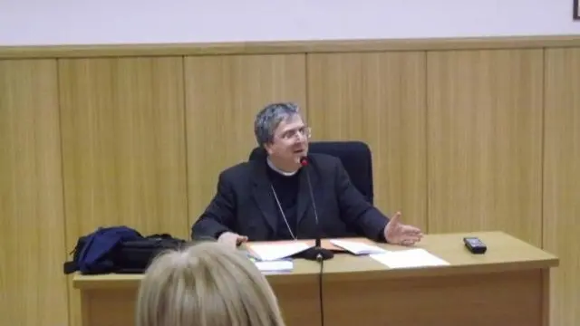 Il vescovo di Cassano allo Jonio, mons. Francesco Savino, incontra gli amministratori della Diocesi.