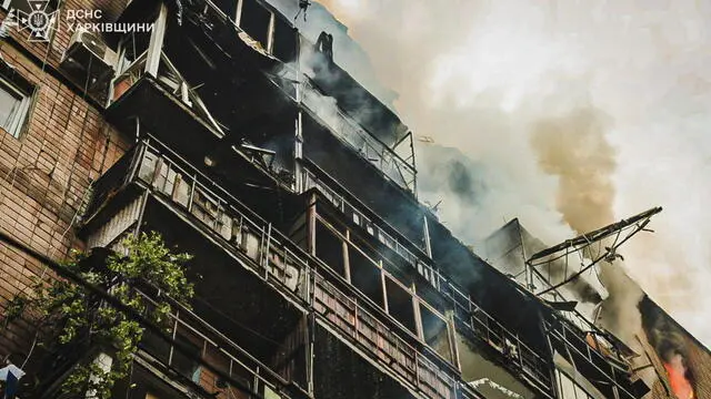 epa12161551 A handout photo released by the press service of the State Emergency Service (SES) of Ukraine shows smoke billowing from a fire burning in a building after an airstrike in Kharkiv, northeastern Ukraine, 07 June 2025, amid the Russian invasion. At least three people were killed and 21 others injured, including two children, after Russian forces launched an overnight attack on Kharkiv and its suburbs overnight, Kharkiv Mayor Ihor Terekhov wrote on telegram. EPA/STATE EMERGENCY SERVICE OF UKRAINE HANDOUT -- BEST QUALITY AVAILABLE -- MANDATORY CREDIT: STATE EMERGENCY SERVICE OF UKRAINE -- HANDOUT EDITORIAL USE ONLY/NO SALES