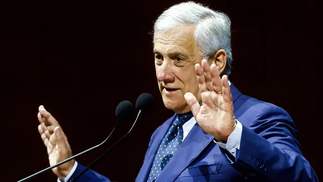 Il ministro degli Affari Esteri Antonio Tajani durante gli Stati Generali dei Commercialisti 2025, presso il Convention Center La Nuvola, Roma, 10 giugno 2025. ANSA/ANGELO CARCONI
