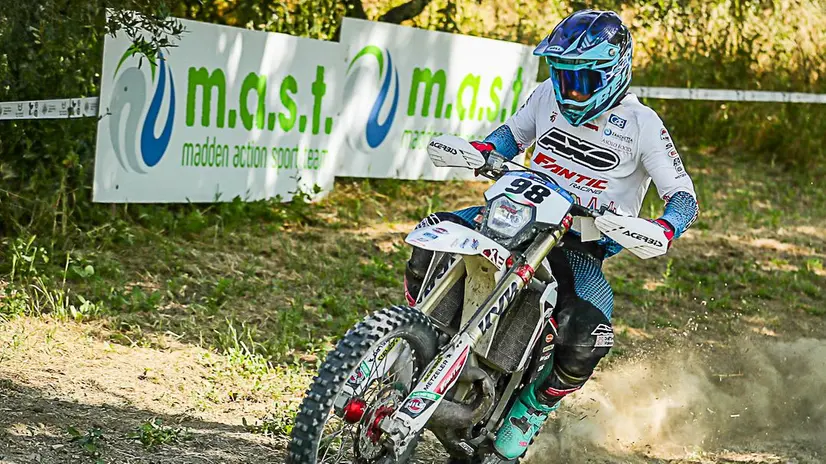 Matteo Pavoni in sella alla sua Fantic 300
