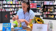 Anna Danesi incontra i fans al firma copie alle Rondinelle