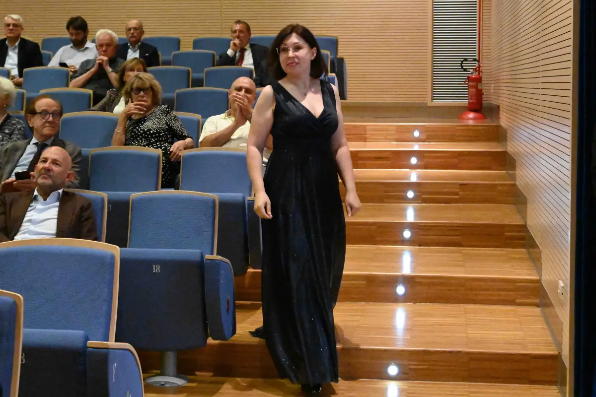 PAESI PROVINCIA CONCESIO ISTITUTO PAOLO VI SERATA PER GIUSEPPE CAMADINI NELLA FOTO VOLHA KARMYZAVA PER CARINI 11-06-2025 MARCO ORTOGNI NEW EDEN GROUP