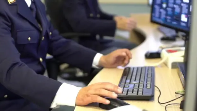 FRAME DA VIDEO POLIZIA DI STATO - Hate speech, stalking e minacce di morte, arrestati due soggetti