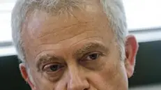 Il procuratore aggiunto Giuseppe Borrelli durante la conferenza stampa nella Procura di Napoli sull'operazione che ha portato all'arresto di numerose persone legate al clan dei casalesi per presunti appalti truccati indetti dall' Azienda Sanitaria Sant'Anna e San Sebastiano di Caserta, 21 gennaio 2015. ANSA / CIRO FUSCO